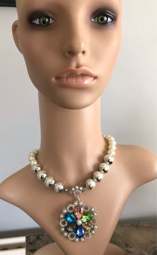 pearl necklace