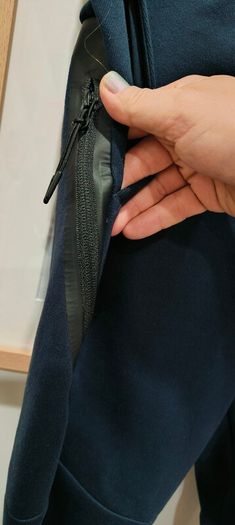Great dupe / duplicate of Nike bottoms size M.