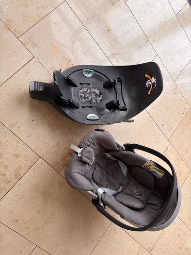 Cybex Cloud Z i-Size Infant Car Seat + ISOFIX Base Z