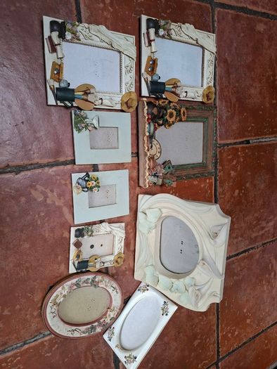 Large selection of picture frames (30+)