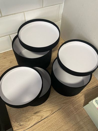 Black velvet hat boxes
