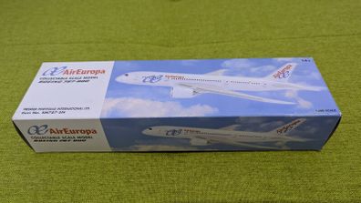 AirEuropa 1:200 scale model airplane, Boeing 787 Dreamliner aircraft, NEW