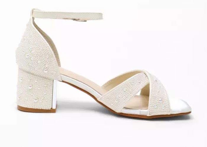 Bridal White Satin Pearl Heeled Sandals Size 5