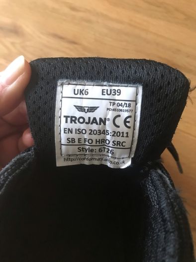 Safety shoes size 6uk, 39 eu