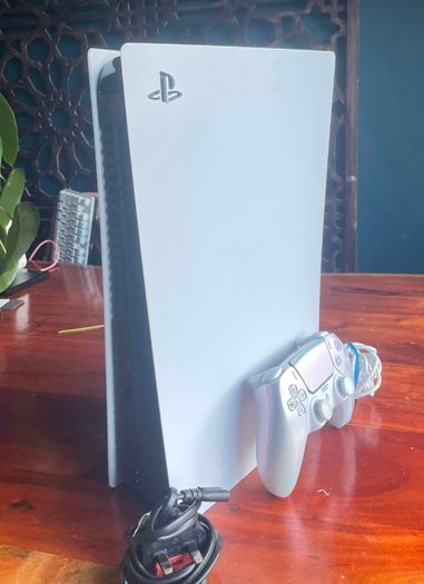 PS5 Digital Edition+ 1 Controller