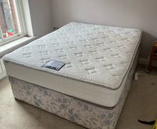 Respa king size mattress + base