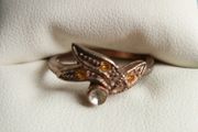 Vintage Sterling Silver Decorative leaf design ring with small stones