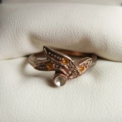 Vintage Sterling Silver Decorative leaf design ring with small stones