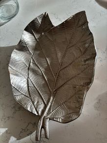 Silver leaf plate - Meadows & Byrne
