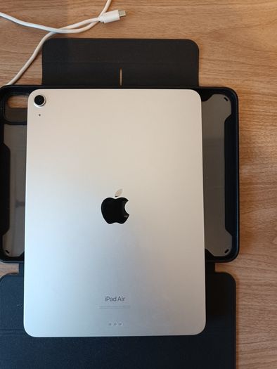 iPad Air 5th Gen (M1) Starlight + Apple Pencil 2 & Protector Bundle