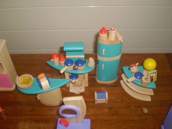 Doll's 3 storey Terrace House and accessories