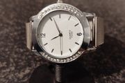 Quartz F5049 silver tone watch