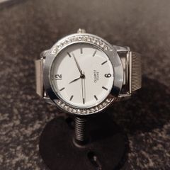Quartz F5049 silver tone watch