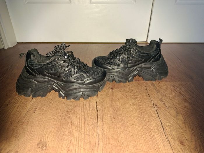 Brand NEW Even&Odd chunky trainers size 3