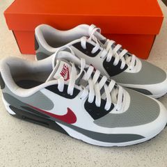 Spikeless golf shoes
