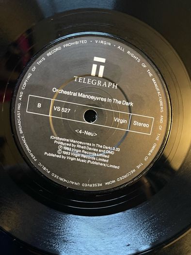 2 x OMD. Singles Sailing on the seven seas and genetic engineering vinyl record in vg+ condition 5 euros each or both for 8