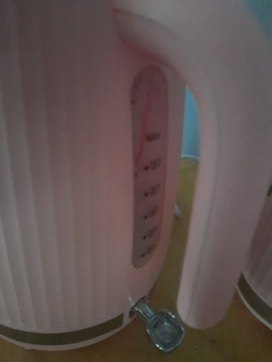 pink electric kettle and toaster