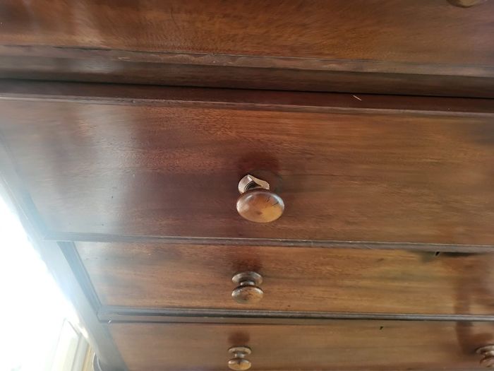 Mahogany chest of drawers