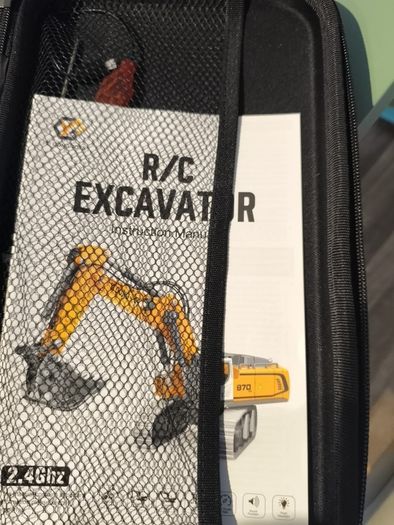 Remote control EXCAVATOR 1:50 scale
