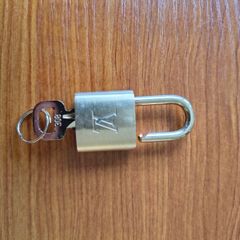 Louis Vuitton Padlock & Key #308