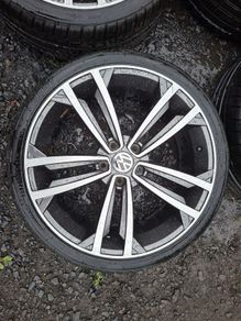 19" Vw Alloys with tyres