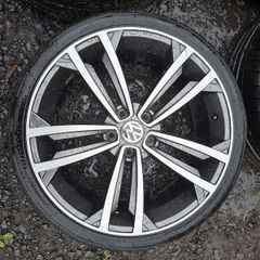 19" Vw Alloys with tyres