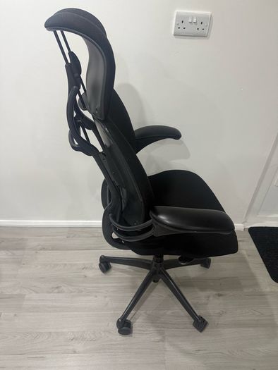 Humanscale Freedom Headrest Office Chair