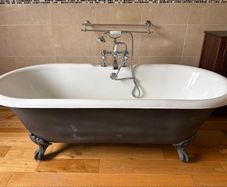Cast iron bath