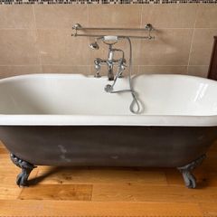 Cast iron bath