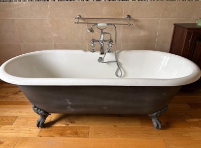 Cast iron bath