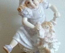 Little Princess 1999 UNISEF Porcelain figurine