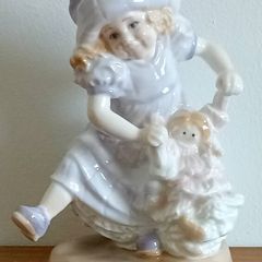 Little Princess 1999 UNISEF Porcelain figurine