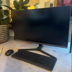 Samsung 22in Full HD LED Monitor and Keyboard