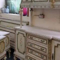 Antique bedroom suite for repair