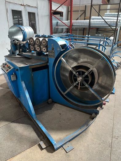 Sprio duct machine