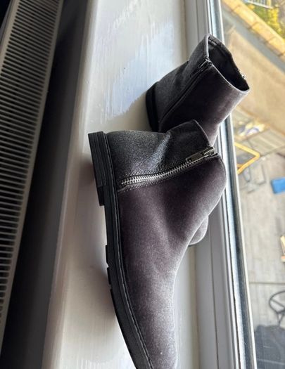 Girls Ankle boots size 4/37