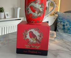 Brand-new Tipperary Crystal Christmas Robin Mug