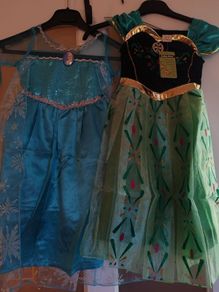 Anna and Elsa costumes age 4 BNWT
