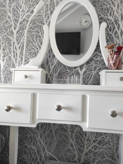 BRAND NEW Modern Makeup Table Dressing Table