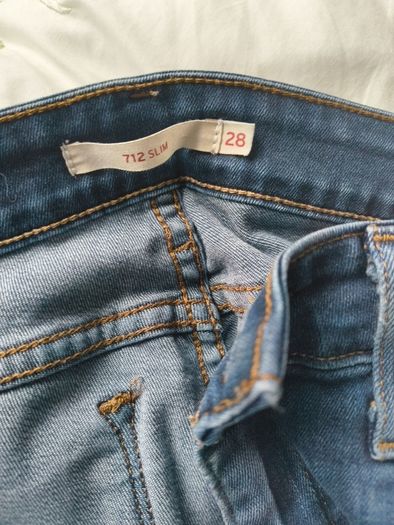 Ladies Levi's 712 slim jeans