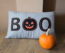 Striped Halloween cushion cover - Boo