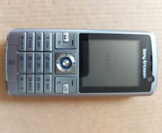 Sony Ericsson K610i (Grey) Retro 2000s Basic Mobile Phone - Locked To Three, in excellent working & cosmetic condition, with charging cable, RARE