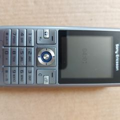 Sony Ericsson K610i (Grey) Retro 2000s Basic Mobile Phone - Locked To Three, in excellent working & cosmetic condition, with charging cable, RARE