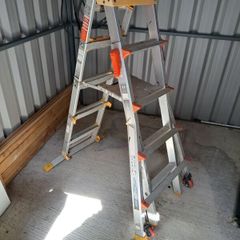 adjustable step ladder