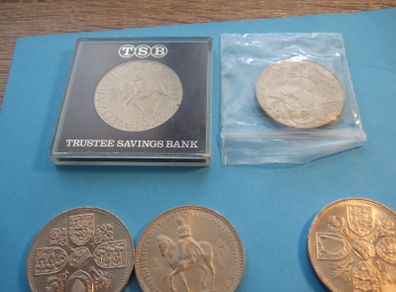 Uk Commemorative Coins.