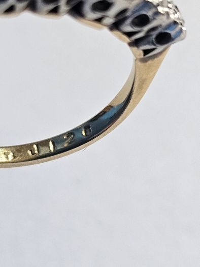 18ct Gold Diamond Ring