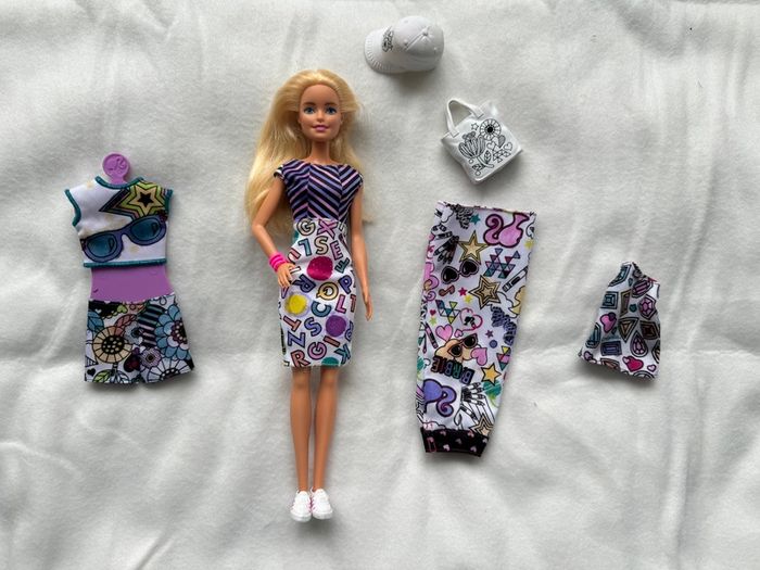 Barbie Crayola Mattel Color In Fashions Blonde FPH90 Used  Please look the pictures