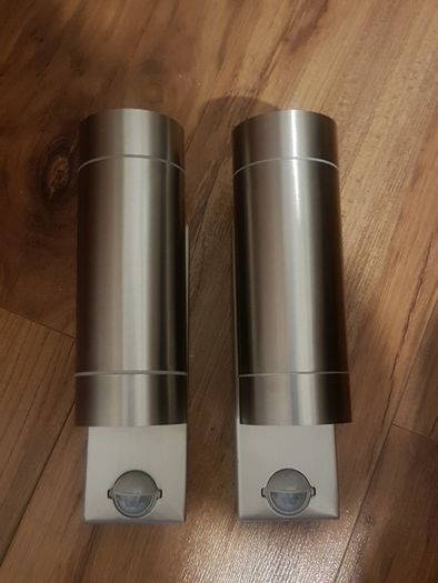 Light pir sensor 25 euro each(including bulbs) 2 available
