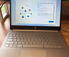 HP Laptop Intel Pentium Gold 128GB SSD
