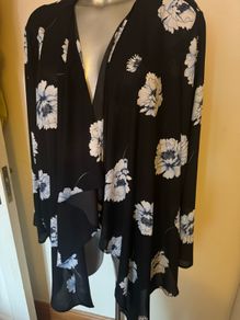 Brand new Black floral plus size cover up size UK28 EU56 Postage included